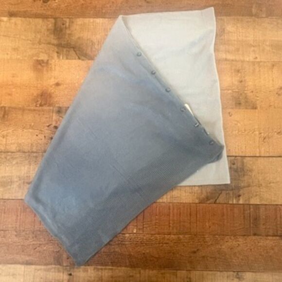 Bon Voyage Blue Ombre Cardi-Shawl NEW NWT Buttons Acrylic Shawl Wrap - Picture 6 of 7